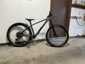 Specialized Fuze Mountain Bike - Picture 1 of 8