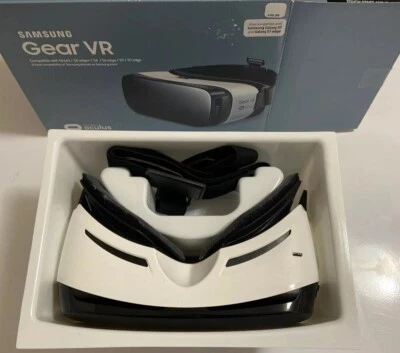 Samsung Gear VR Powered by Oculus (SM-R322) Works with Galaxy S7, Note5, S6 edge - Image 1 of 4