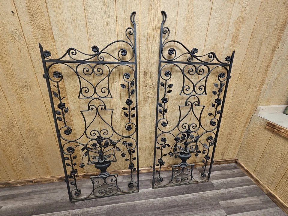 Puerta antigua de hierro forjado con diseño floral 3D ornamentado Foto 1 de 4