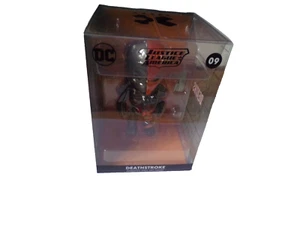 DC Justice League of America XRay Deathstroke Dissected Vinyl Art Figure New - Picture 1 of 1