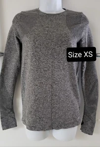 Women's Athletic Performance Pullover Longsleeves Crewneck Stretchy Gray XS New - Picture 1 of 11