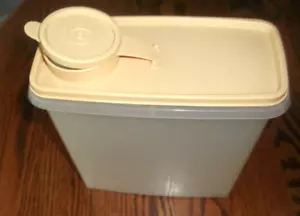 Vintage Tupperware Cereal Keeper 2 Qt Storage Container #469-2 w Tan Lid 470-12 - Picture 1 of 3