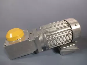 SUMITOMO GEAR REDUCER HP 1/2, 230/460VAC, 146 RPM RATION 12:1 RNYMS05-1220YA-12 - Picture 1 of 12