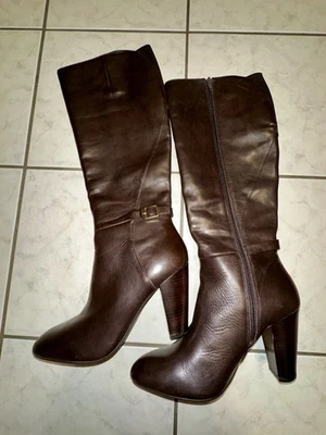 Usado 1x Botas Altas MARC Fisher Para Mujer 10M Shayna Cuero Marrón Cremallera $199Leer Foto 1 de 4