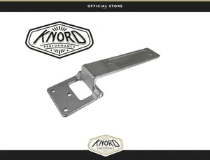 LAND ROVER DISCOVERY 2 UPPER REAR DOOR HINGE ASSEMBLY REAR BOOT HINGE ASSEMBLY - Picture 1 of 1