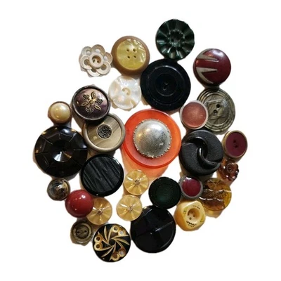 Huge Vintage Mixed Button Lot 2 - Image 1 of 4