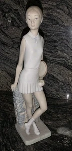 Lladro 12,5" große Figur Tennisspieler mit Schläger #4798 nicht mehr produziert matt hervorragender Zustand! - Bild 1 von 7