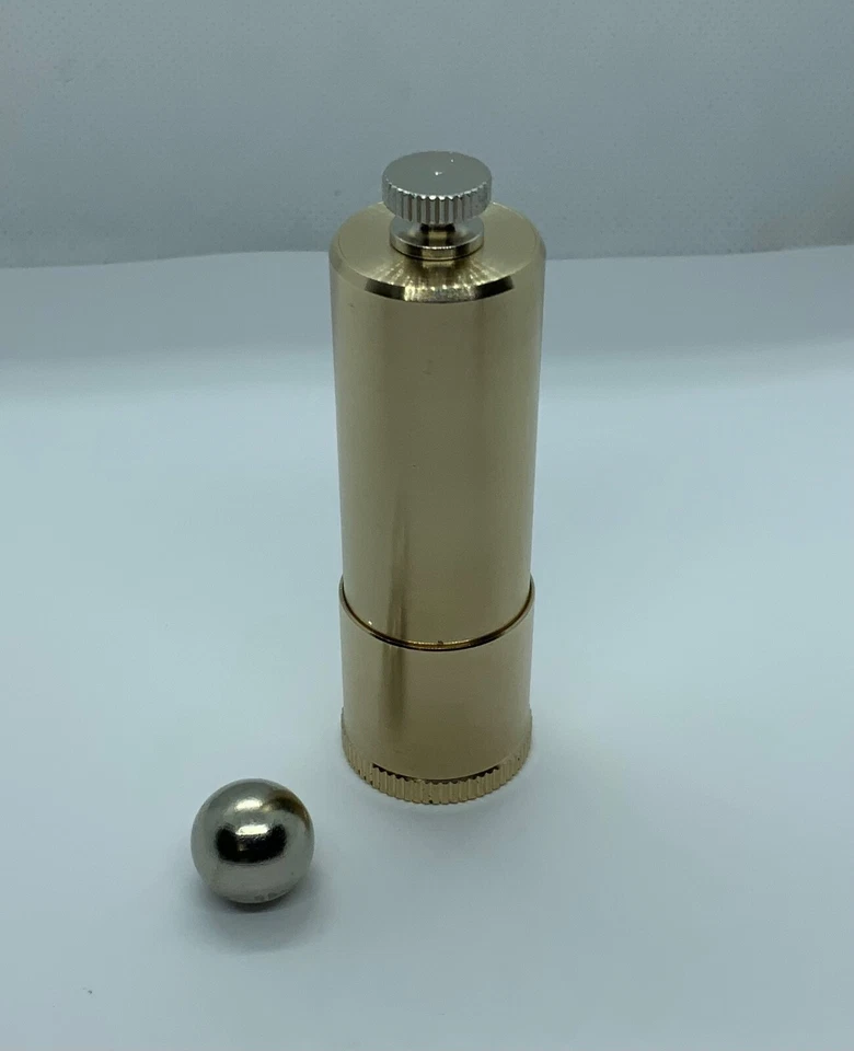 Orb Odyssey - Rompecabezas mecánico de tubo de latón - ¿Puedes liberar el orbe? Foto 1 de 4