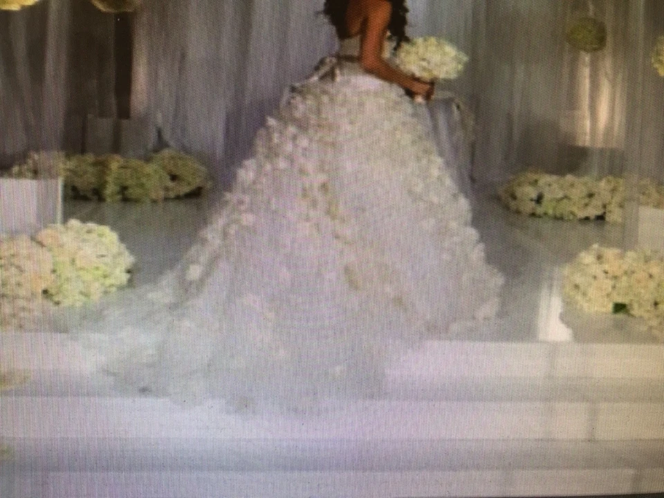 IMPRESIONANTE EXTRAORDINARIO VESTIDO DE NOVIA JIM HJELM MARFIL CLARO, talla 2 Foto 1 de 4