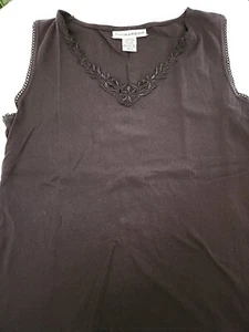 Sag Harbor schwarzes ärmelloses Top mit Spitze am V-Ausschnitt, Gr. L - Bild 1 von 3