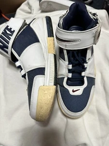 Size 9.5 - Nike Zoom LeBron II Mid USA - Picture 1 of 2