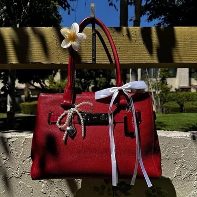 Carryall de cuero granulado Red Coach Swagger Foto 1 de 4