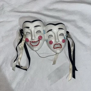 Facemask wall decor Comedy and tragedy white and black ribbons small - Picture 1 of 3