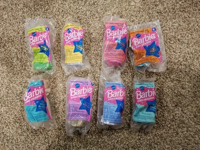 NUEVO MCDONALDS HAPPY FOOD BARBIE AND FRIENDS SET 1-6, 8 1994 Foto 1 de 2