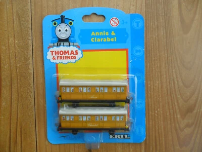 ERTL Thomas Tank Engine & Friends Train - ANNIE & CLARABEL 2002 - NUEVO Foto 1 de 4