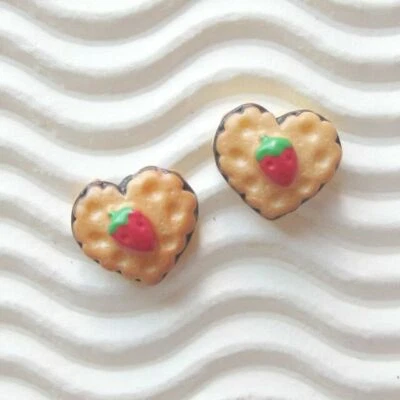 30 un. x 3/8" PEQUEÑO Pastel de Fresa/Galleta Corazón Resina Tapa Plana/Miniatura SB559 Foto 1 de 2