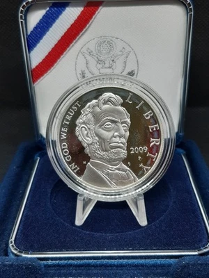 2009 P Abraham Lincoln Commemorative Bicentennial Proof Silver Dollar w/ OGP/COA - Image 1 of 3