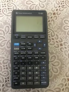 Calculadora gráfica Texas Instruments TI-82 para cuadrática + álgebra + ecuaciones - Imagen 1 de 3