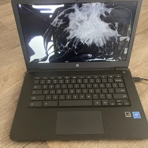 HP Chromebook Laptop RMN TPN-Q204. No charger For Parts - Afbeelding 1 van 6