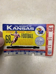 Biglietto Stagione Studenti Calcio Università del Kansas 1968 - Foto 1 di 2