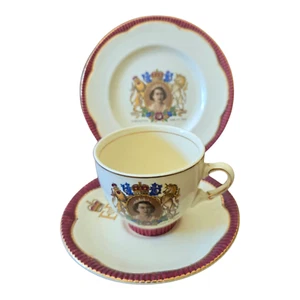 Clarice Cliff Queen Elizabeth II Coronation Trio Cup & Saucer & Plate 1953 Set - Picture 1 of 6