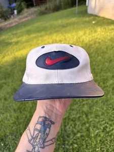 Gorra vintage Nike University Of Connecticut correa trasera años 90 - Imagen 1 de 7