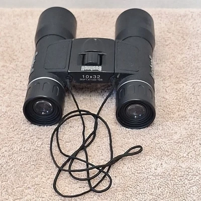 Bushnell 10x32 Compact Binoculars 265 Ft At 1000 Yards - Image 1 of 4
