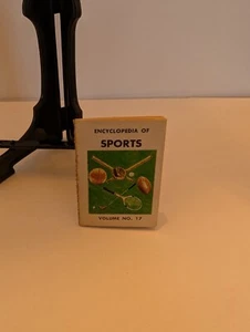 1968 Vintage Premium Cracker Jack Prize Encyclopedia of Sports Book  - Bild 1 von 2