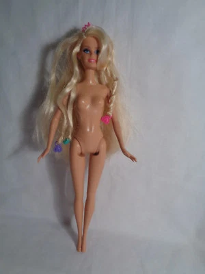 Muñeca Barbie Mattel 2009 rubia ojos azules con corona rosa - desnuda - como está Foto 1 de 4