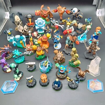 Lote de 40+ figuras de acción y portales de Activision SKYLANDERS e Infinity Disney Foto 1 de 4