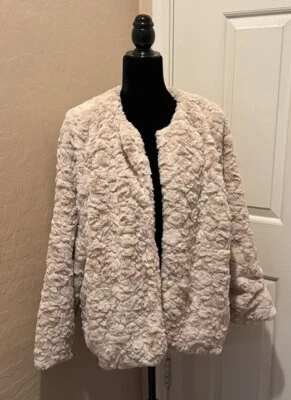 Chaqueta de piel sintética suave Lauren Conrad bolsillos 30” P2P 29” longitud 3X original $92 Foto 1 de 4