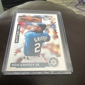 1995 Score #551 Ken Griffey Jr. Seattle Mariners - Picture 1 of 2