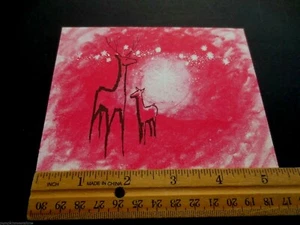 # J144 - Tarjeta de felicitación de Navidad con adorable ciervo en rosa de mediados de siglo - Imagen 1 de 1