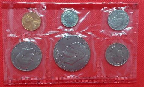 1977 US Mint Uncirculated Set - 12 Coin Set 'P,D' Cover