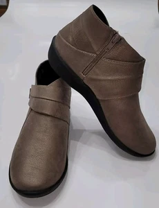 Botín Clarks Cloud Steppers gris topo para mujer 8,5 m Sillian Rani  - Imagen 1 de 11