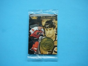 1997 1997/98 PINNACLE MINT COLLECTION NHL HOCKEY CARD COIN #3 ERIC LINDROS MINT