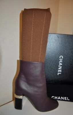 Botas de tornozelo Chanel 16K couro preto borgonha logotipo CC salto bloco 38,5 novas na caixa - Imagem 1 de 4