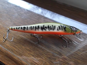Lurehoor's Custom Painted Luck E Strike RC STX 4.5" Suspending Bass - Picture 1 of 10