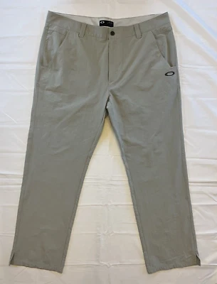 Oakley 高尔夫裤男式 38x32 Chinos 弹力男式轻便直筒灰色 — 第 1/4 张图片