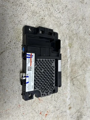 Módulo de control telemático Lincoln Nautilus 2024 número de pieza OEM NU5T14H317DDF Foto 1 de 4