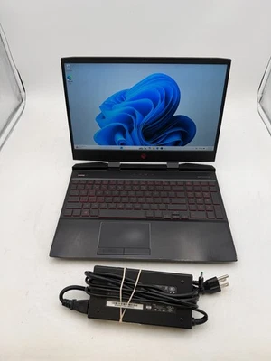 HP Omen 15-dc0096nr 15.6" 128 GB SSD + 1 TB HDD 8 GB RAM i7-8750H GTX 1050 Foto 1 de 4