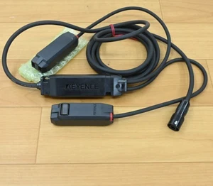 KEYENCE FD-XS20E FDXS20E Clamp-On Micro Flow Sensor IP67/IP68 From Japan - Picture 1 of 6
