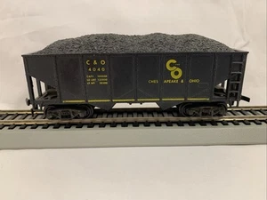 Revell HO Scale C & O 4040 Two Bay Hopper Car Chesapeake & Ohio - Picture 1 of 8