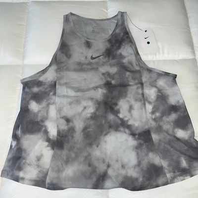 Camiseta sin mangas Nike para mujer talla grande para correr DRI-Fit gris camuflaje ventilada NUEVA PRECIO DE VENTA SUGERIDO POR EL FABRICANTE $55 Foto 1 de 4