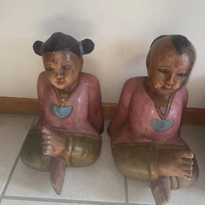Geschnitzte Holz Jungen und Mädchen Figuren Lebensgroß Thailand Indien - Bild 1 von 8
