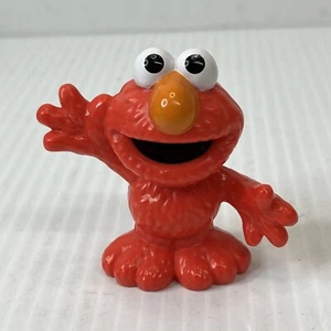 Hasbro 2013 Sesame Street Workshop Elmo 2.5" Toy Figure Topper - Picture 1 of 4