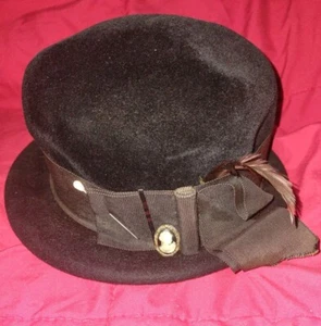Womens Black Vintage Peach Bloom Velour Hat with Feather, Cameo Pin, 3in Hat Pin - Picture 1 of 12