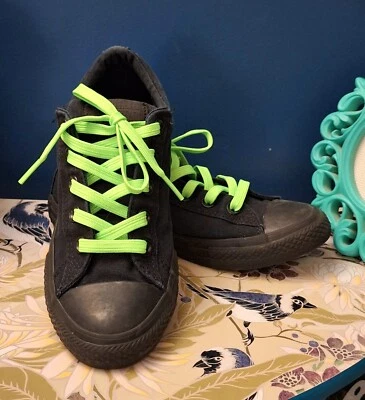 Zapatilla deportiva de caña baja Chuck Taylor All Star negra sobre negra para niños talla 3 Foto 1 de 4