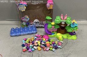 Hatchimals Colleggtibles Hatchery Nursery Playset Figures Approx 69 Pcs