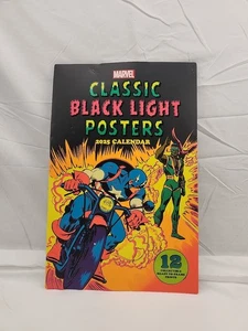 Calendario póster clásico Marvel luz negra 2025 - Imagen 1 de 2
